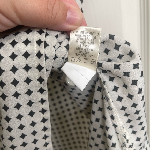 Max Studio Short Sleeve Popover Blouse Black/Ivory Star Dot Size Large - Picture 8 of 8